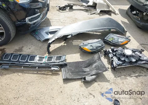 2019 Jeep Compass Latitude 4X4 from USA, damaged, VIN 3C4NJDBB1KT682739